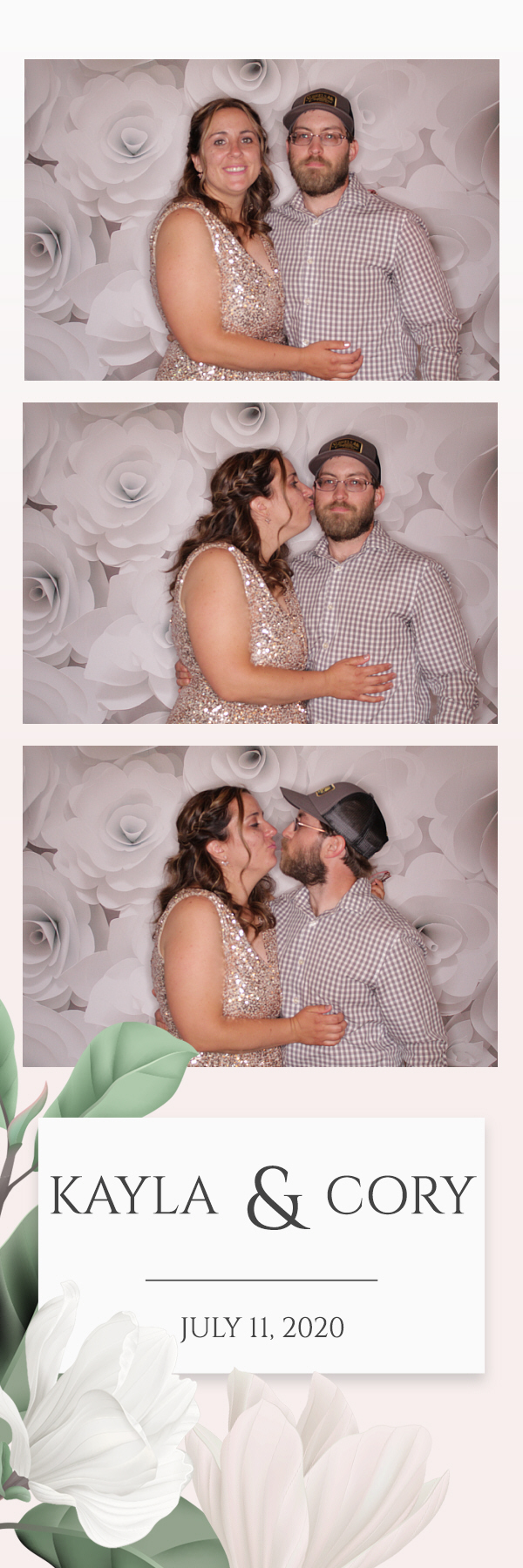 Kayla and Cory Wedding | View more photos from the event at gallery.photoboothbillings.com/u/PhotoBoothBillings/Kayla-and-Cory-Wedding
